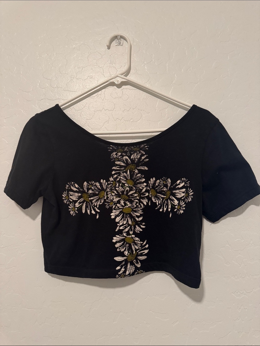 Kirra Black Cropped Top with White Daisy Cross Graphic
